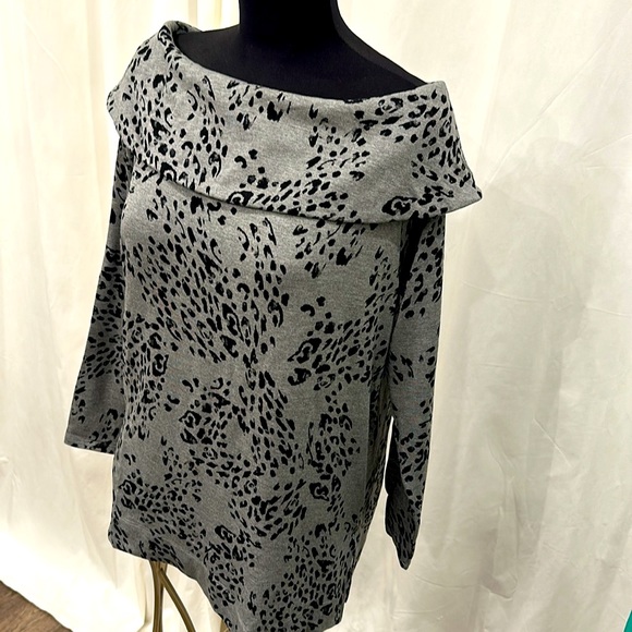 Chico’s Zenergy Animal Print Tunic 10 Petite - Picture 13 of 14